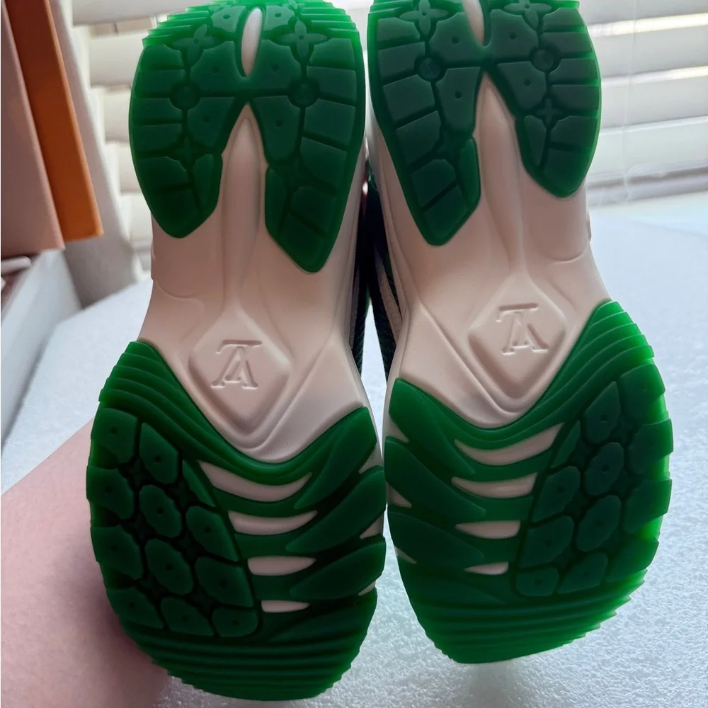 Louis Vuitton Authentic BNIB Run 55 Sneaker